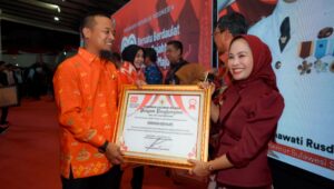 Wali Kota Palopo Terima Penghargaan Inovasi Daerah pada Malam Ramah Tamah Kenegaraan Pemprov Sulsel