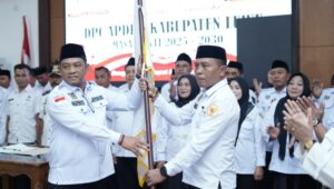 Bupati Luwu Kukuhkan Perpanjangan Masa Jabatan 22 Kepala Desa dan Lantik Pengurus APDESI