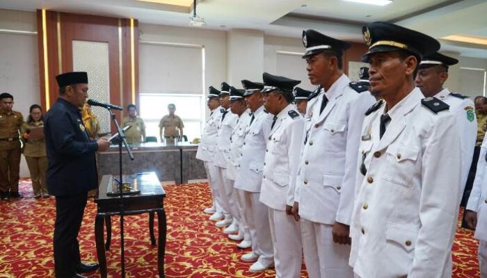 Bupati Luwu Timur Kukuhkan 14 Kepala Desa, Perpanjangan Masa Jabatan Sesuai Edaran Kemendagri