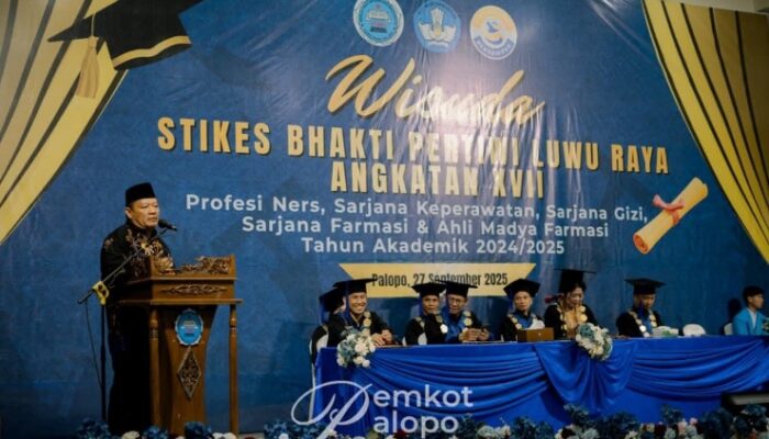 Staf Ahli Kesra Pemkot Palopo Apresiasi Wisuda STIKES Bhakti Pertiwi Luwu Raya Angkatan XVII