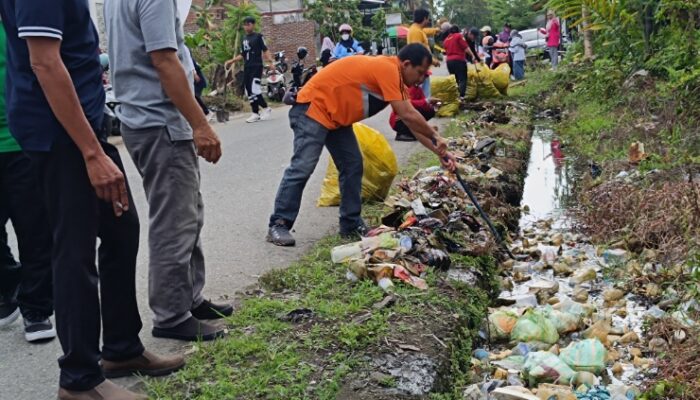 Pemerintah Kota Palopo Gelar Senam dan Kerja Bakti Massal di Pantai Labombo