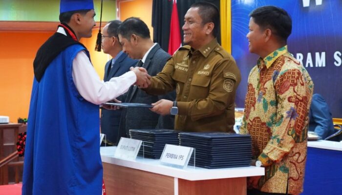 Politeknik Sorowako Gelar Wisuda Perdana, 30 Lulusan Raih Predikat Cumlaude