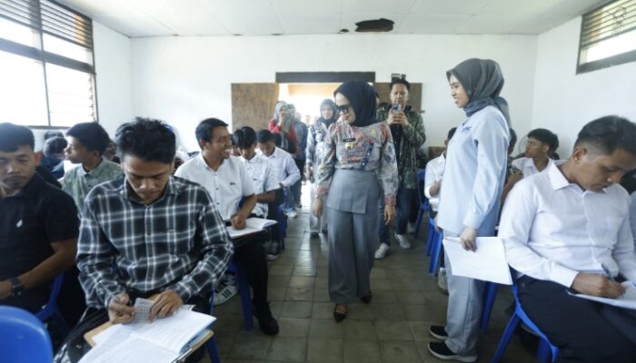851 Peserta Ikuti Seleksi Karyawan PT Wins, Wali Kota Palopo Turun Memantau