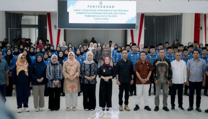Wali Kota Palopo Lantik 99 PPPK Formasi 2024, Satu Guru Gugur Sebelum Terima SK