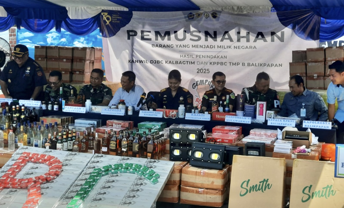Pemusnahan barang bukti produk ilegal di Kalimantan Timur (dok; katasatu)
