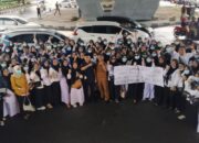 Aksi unjuk rasa tenaga kesehatan Sulawesi Selatan di Fly Over Kota Makassar