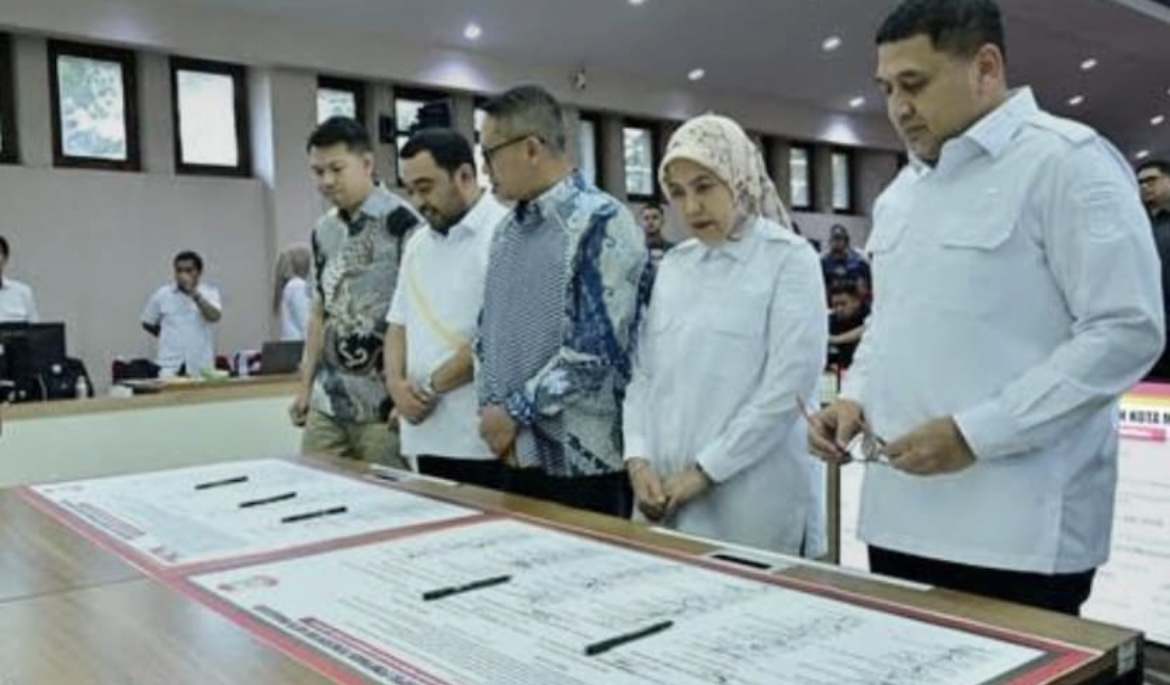 Penandatanganan fakta integritas Pemkot Makassar, DPRD Kota Makassar dengan KPK RI (dok: ist)