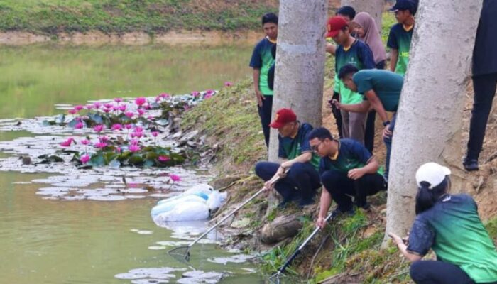 Otorita IKN Tebar Ikan di Embung H, Sambut Hari Pangan Sedunia