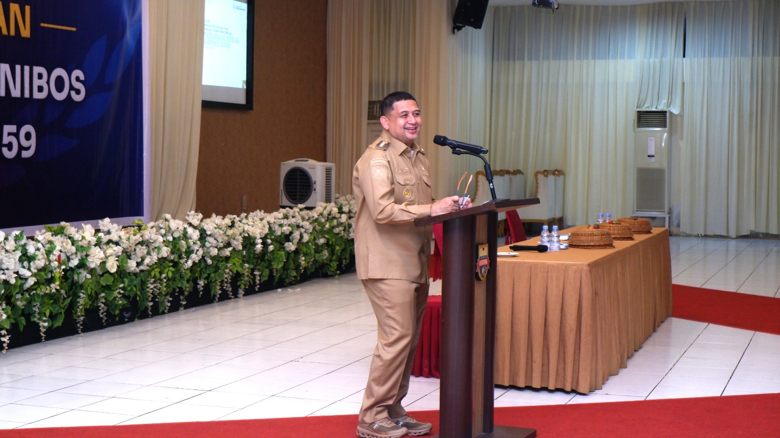 Wali kota Makassar saat Menghadiri peluncuran Makassar Eco Circular Hub