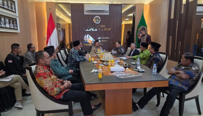 Menteri ATR/BPN Nusron Kunker di Makassar,  Ome Hadir Atas Nama Ormas Islam